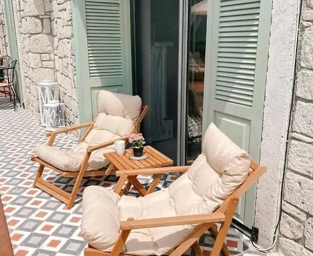 The One Alacati לינה וארוחת בוקר *