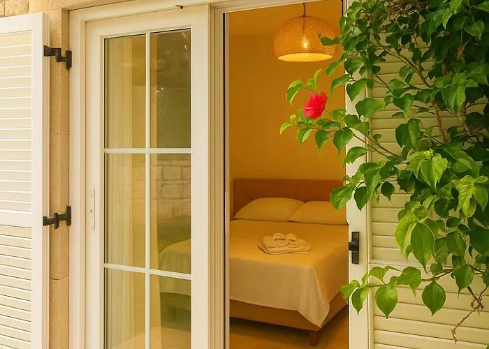 The One Alacati לינה וארוחת בוקר *