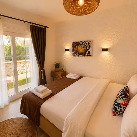 The One Alacati Bed and Breakfast Çeşme